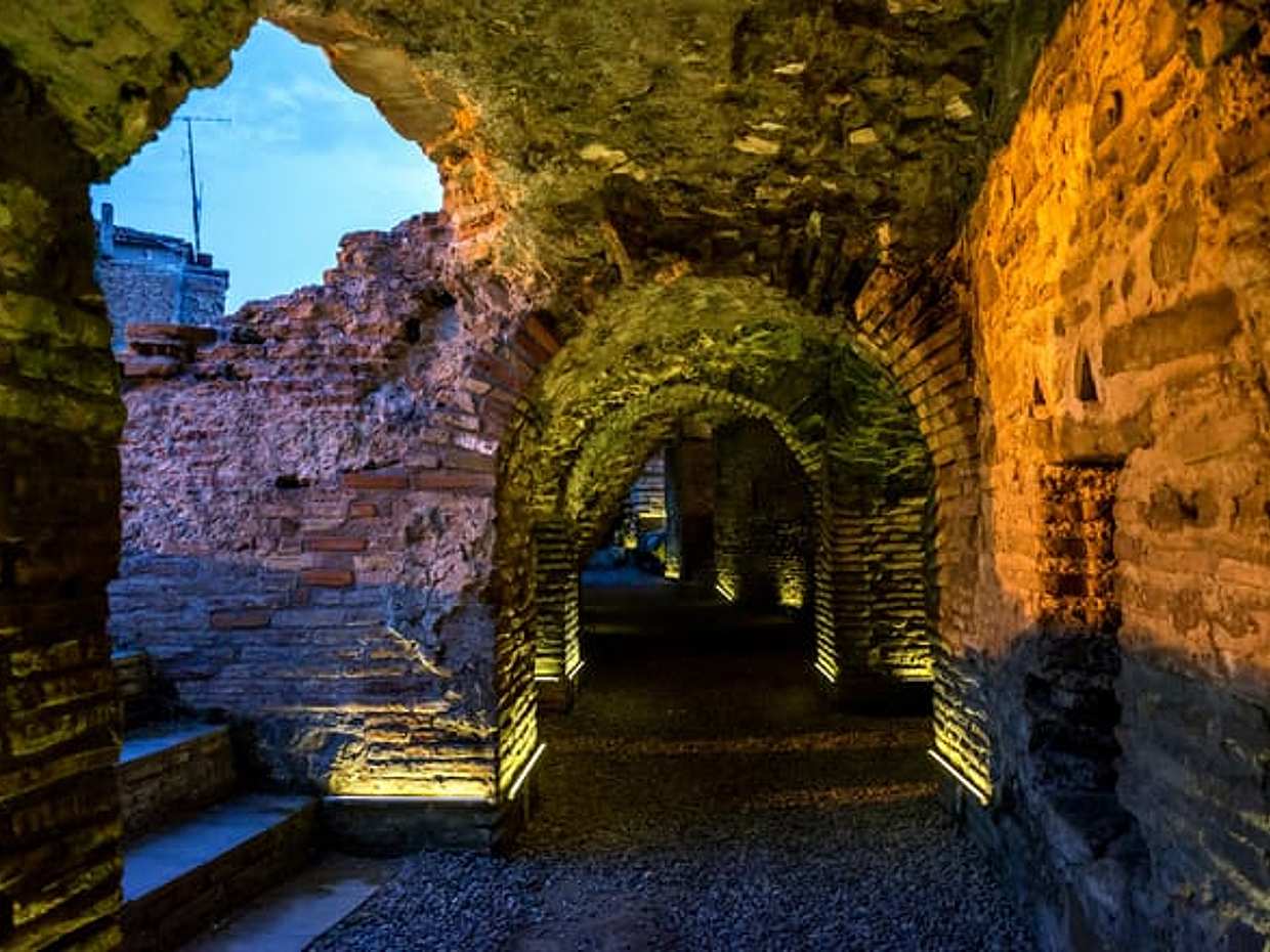Walking tour of Durres with Roman Amphitheater in Albania, photo 2