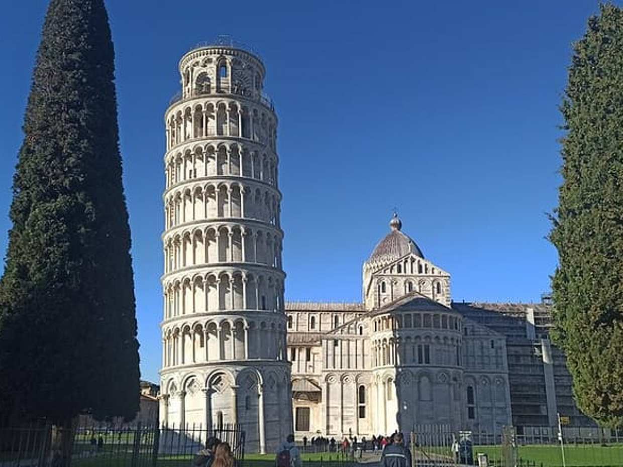 PRIVATE EXCURSION: Pisa and Lucca – Lunch & Wine Tastings