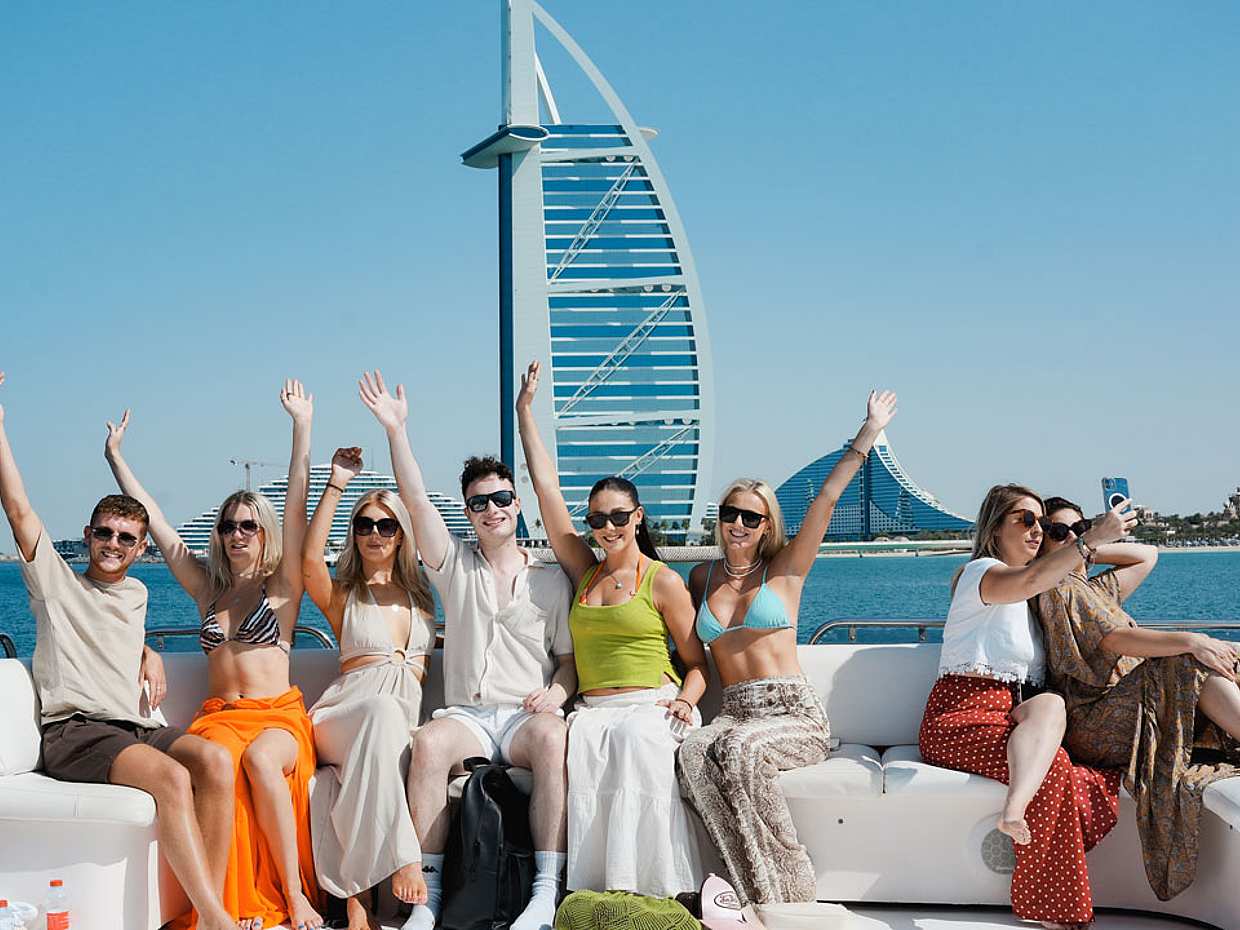 Luxury Afternoon Group Cruise with Live BBQ in United Arab Emirates, Dubai Harbour, photo 4