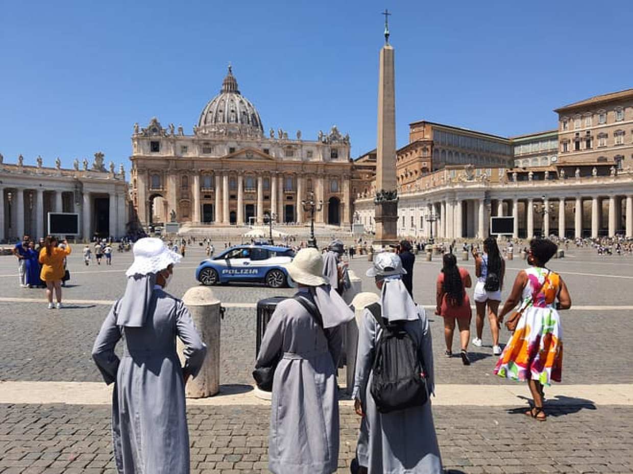 Skip-the-line Vatican and Sistine Chapel Private Tour including St.Peter's
