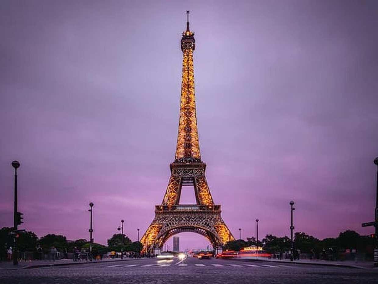 8 hours Paris city tour with Montmartre, Le Marais and Saint Germain Des Pres
