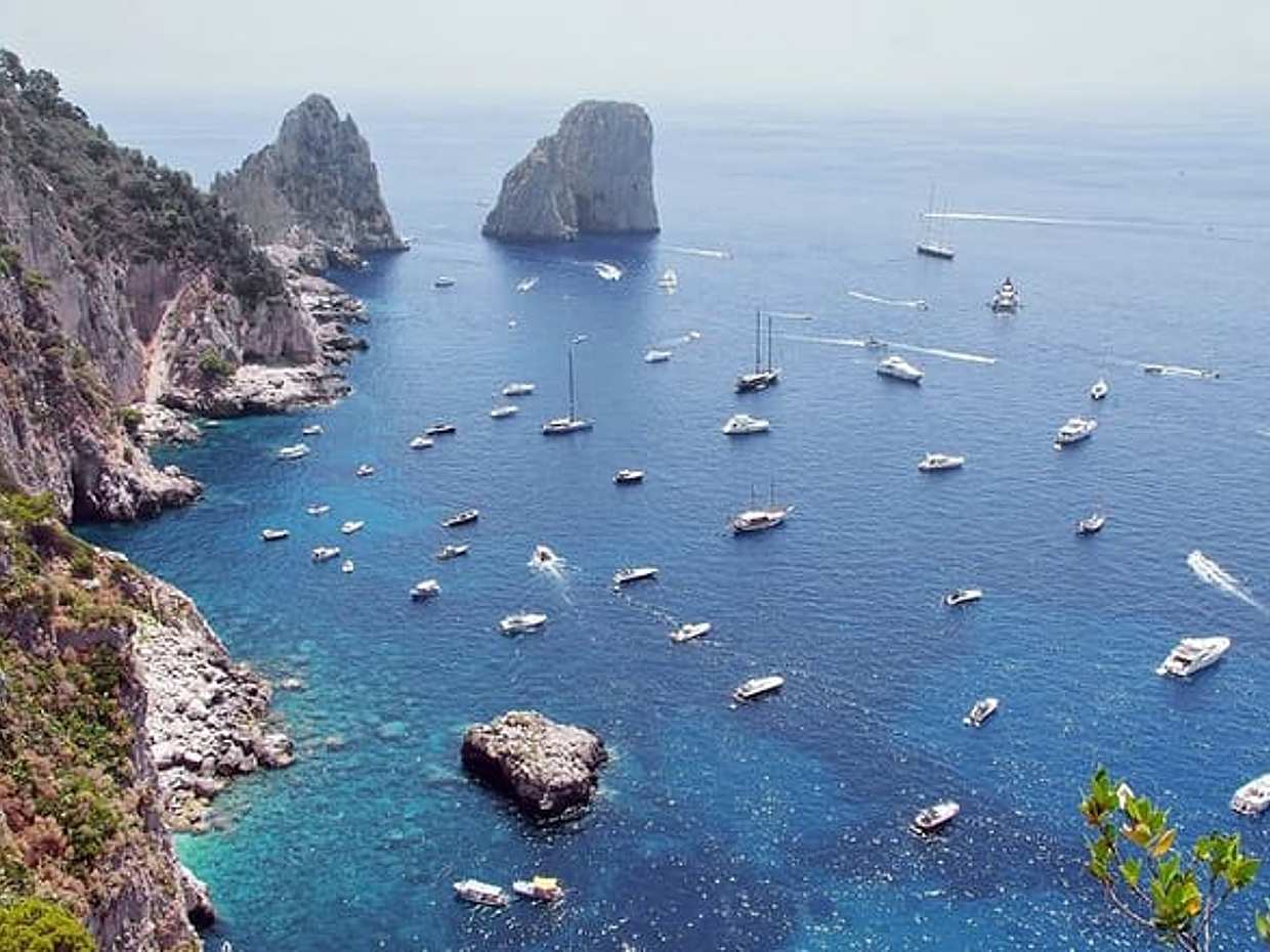 Capri Small-Group Boat Tour from Naples with Swimming Stops, photo 4