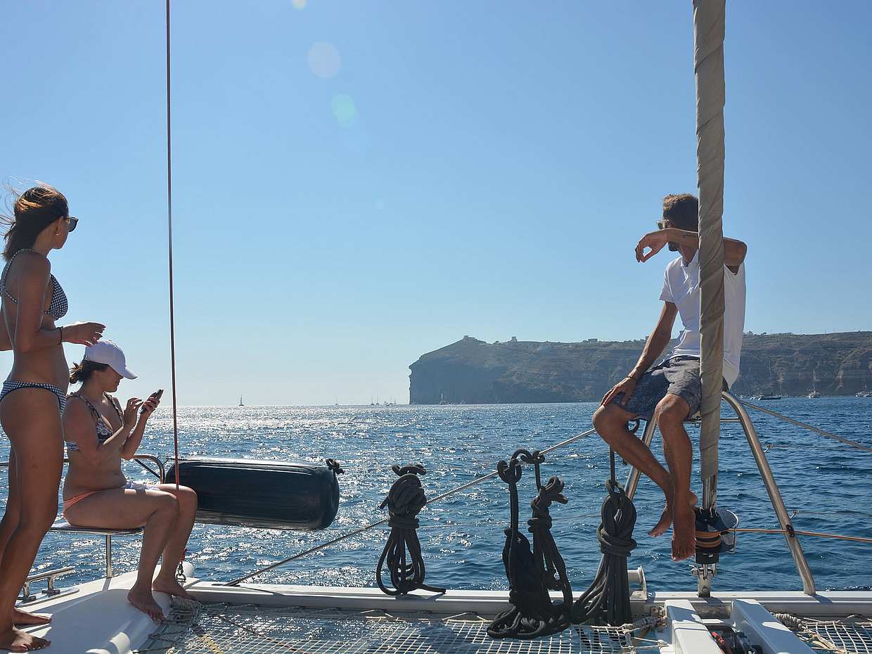 Santorini Classic Sunset Catamaran Cruise with BBQ, Drinks & Transfers in Greece, photo 2