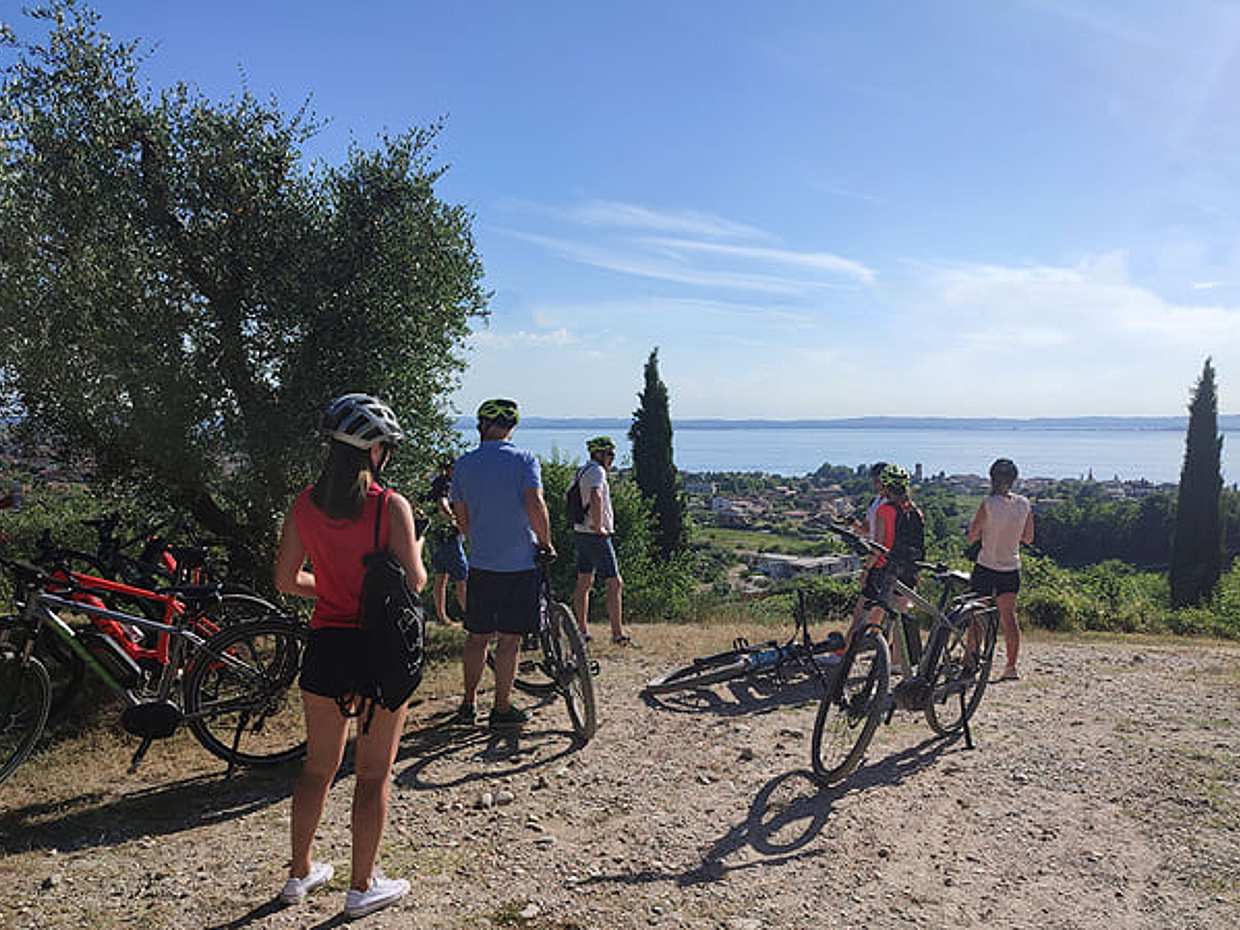 E-Bike Tour and wine tasting in Lazise Countryside, photo 3