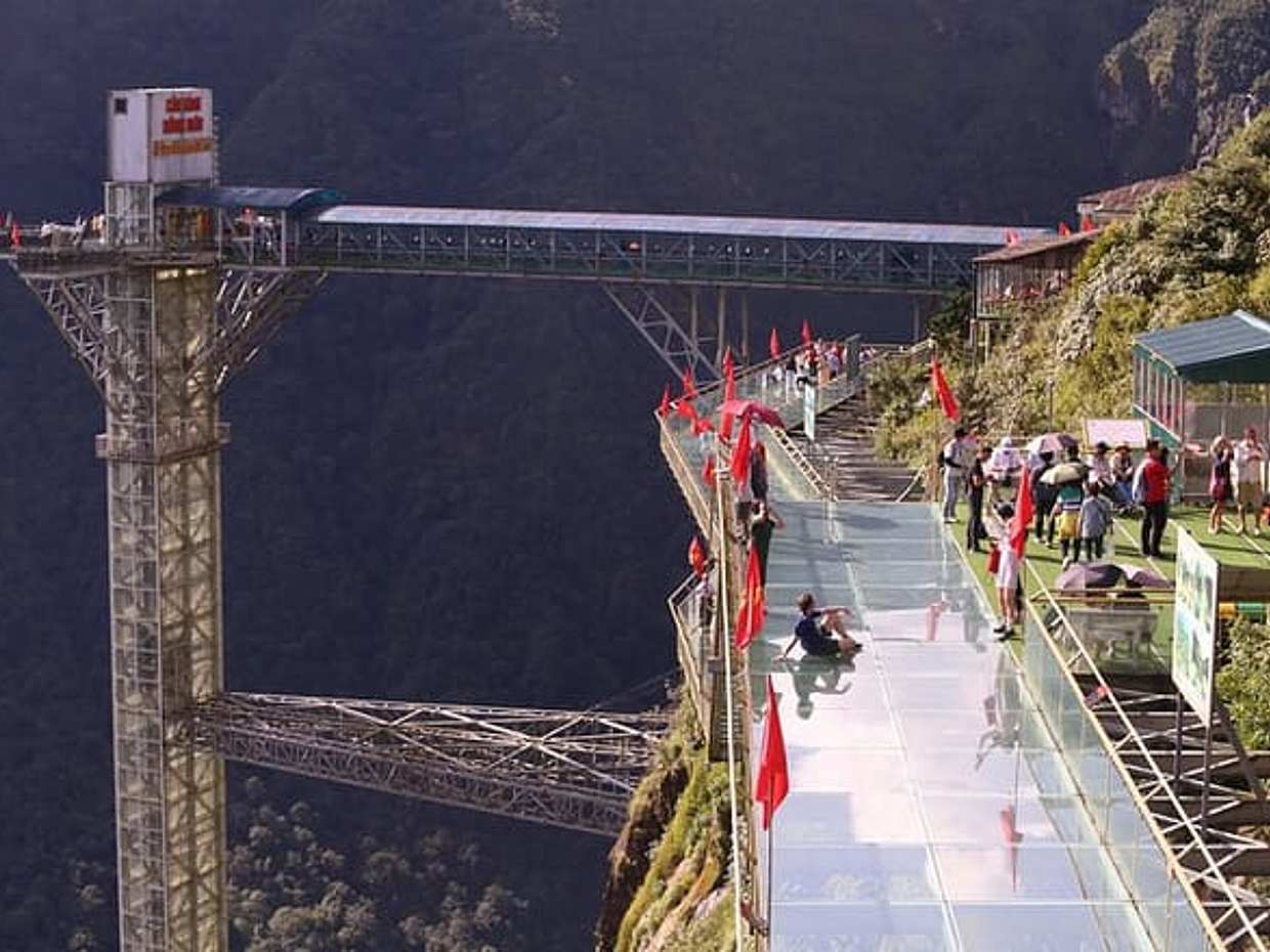 Sapa 2D1N Scenic Alpine Coaster and Dragon Cloud Glass Bridge