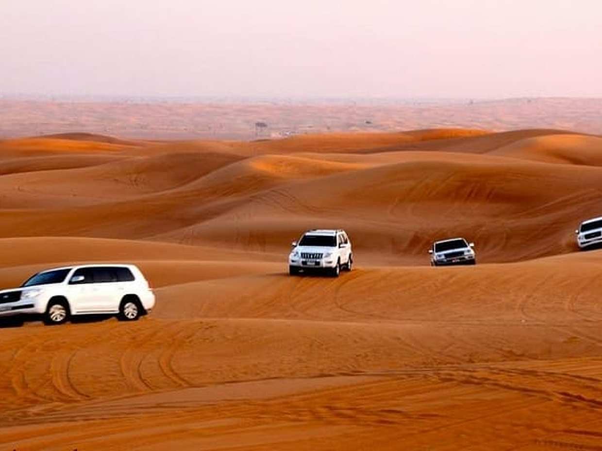 Rode Duin Woestijnsafari met ATV Quad Bike, Live Show, Kameelrijden & Diner in de Verenigde Arabische Emiraten, Dubai, photo 3