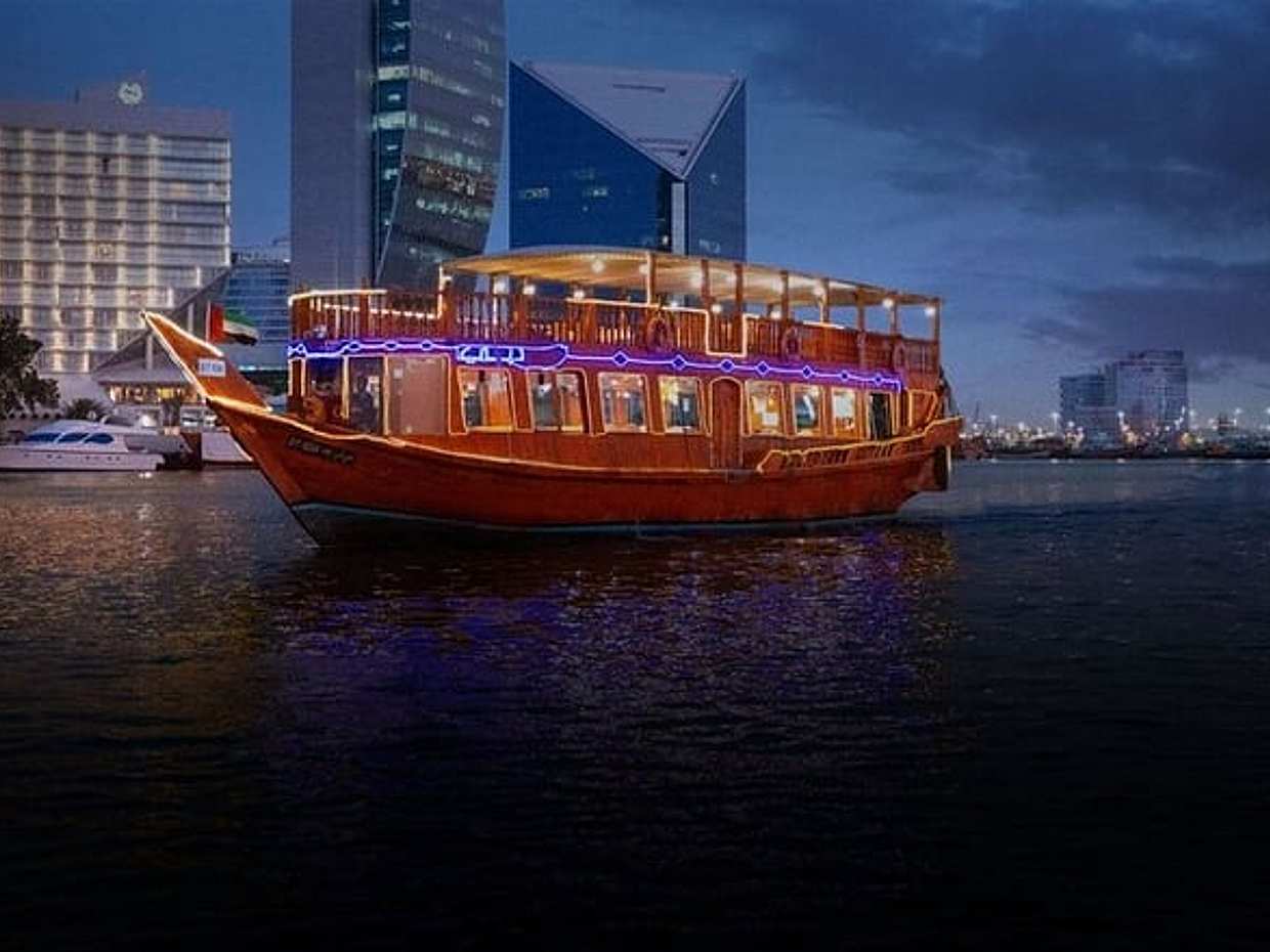 Exklusive Dhau-Kreuzfahrt in der Marina, Vereinigte Arabische Emirate, photo 2