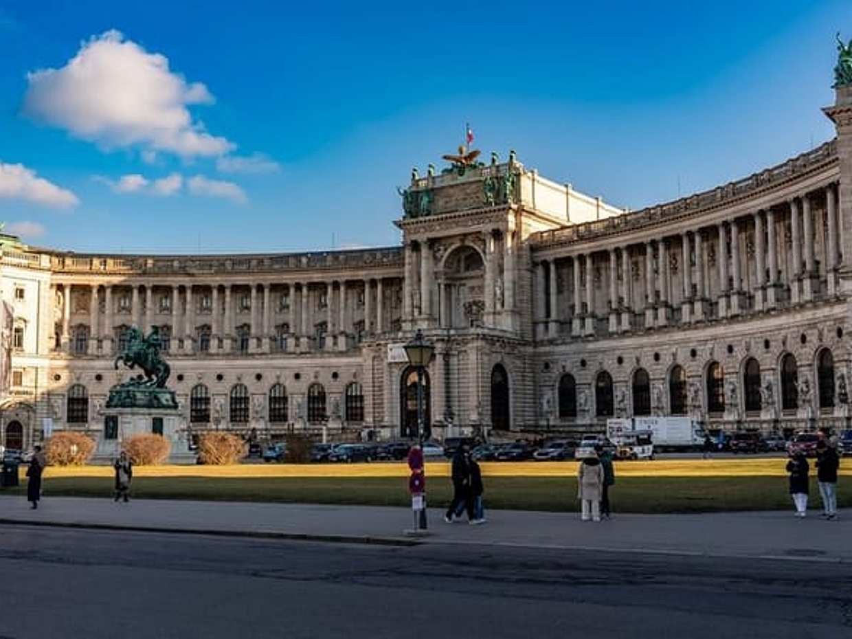 Vienna Caccia al Tesoro & Punti Salienti Tour a Piedi Autoguidato in Austria, photo 5