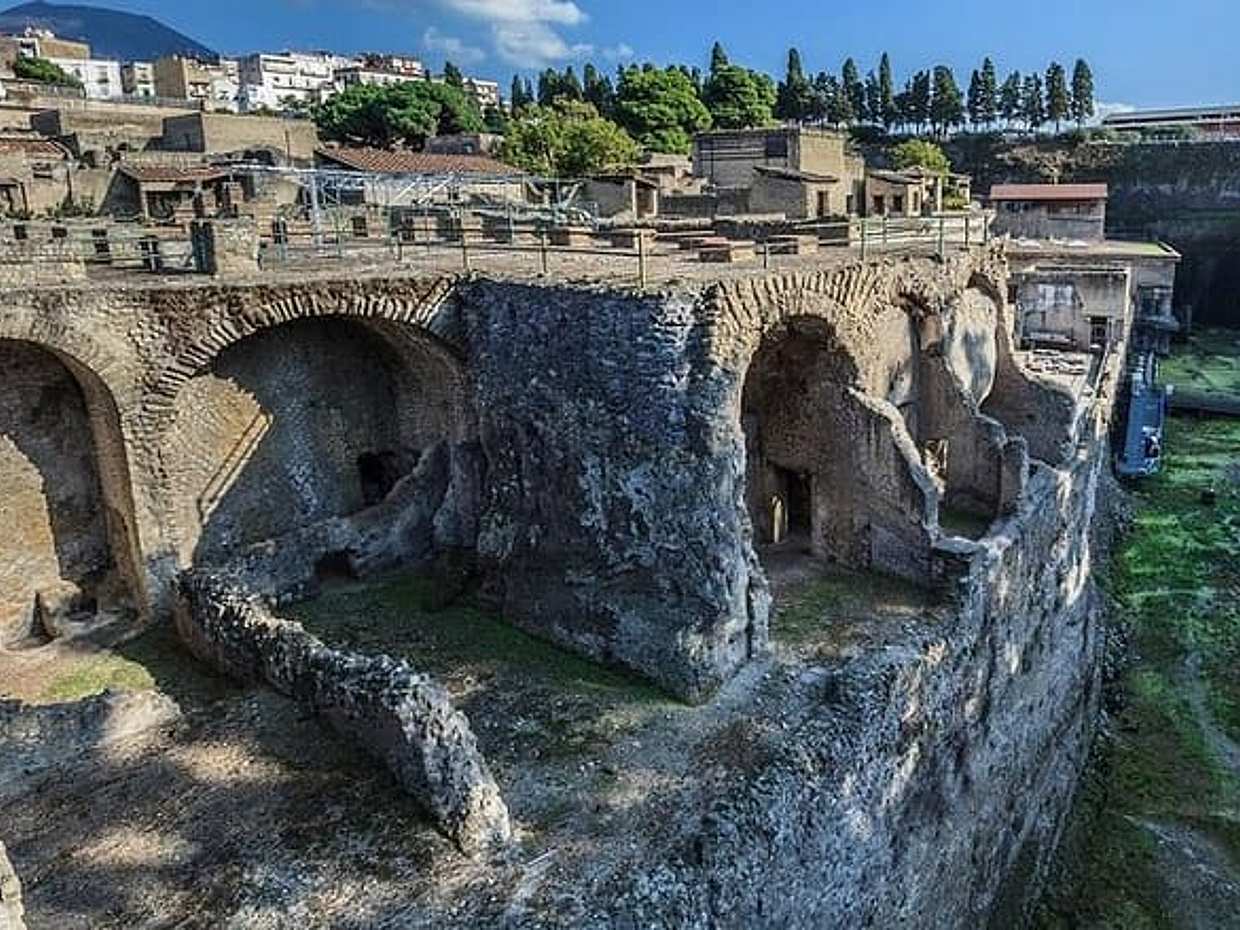 "Excursão às Ruínas: Herculano, Oplontis, Pompeia (Dia Inteiro 8h) na Itália, Nápoles"