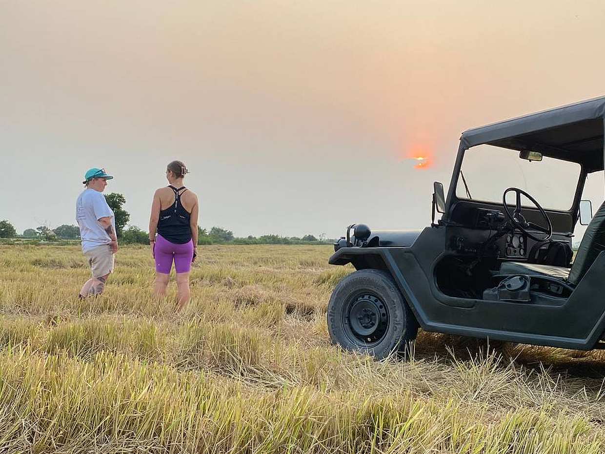 Kırsalda Gün Batımı İçeceği: Kamboçya, Krong Siem Reap'te Jeep ile
, photo 3