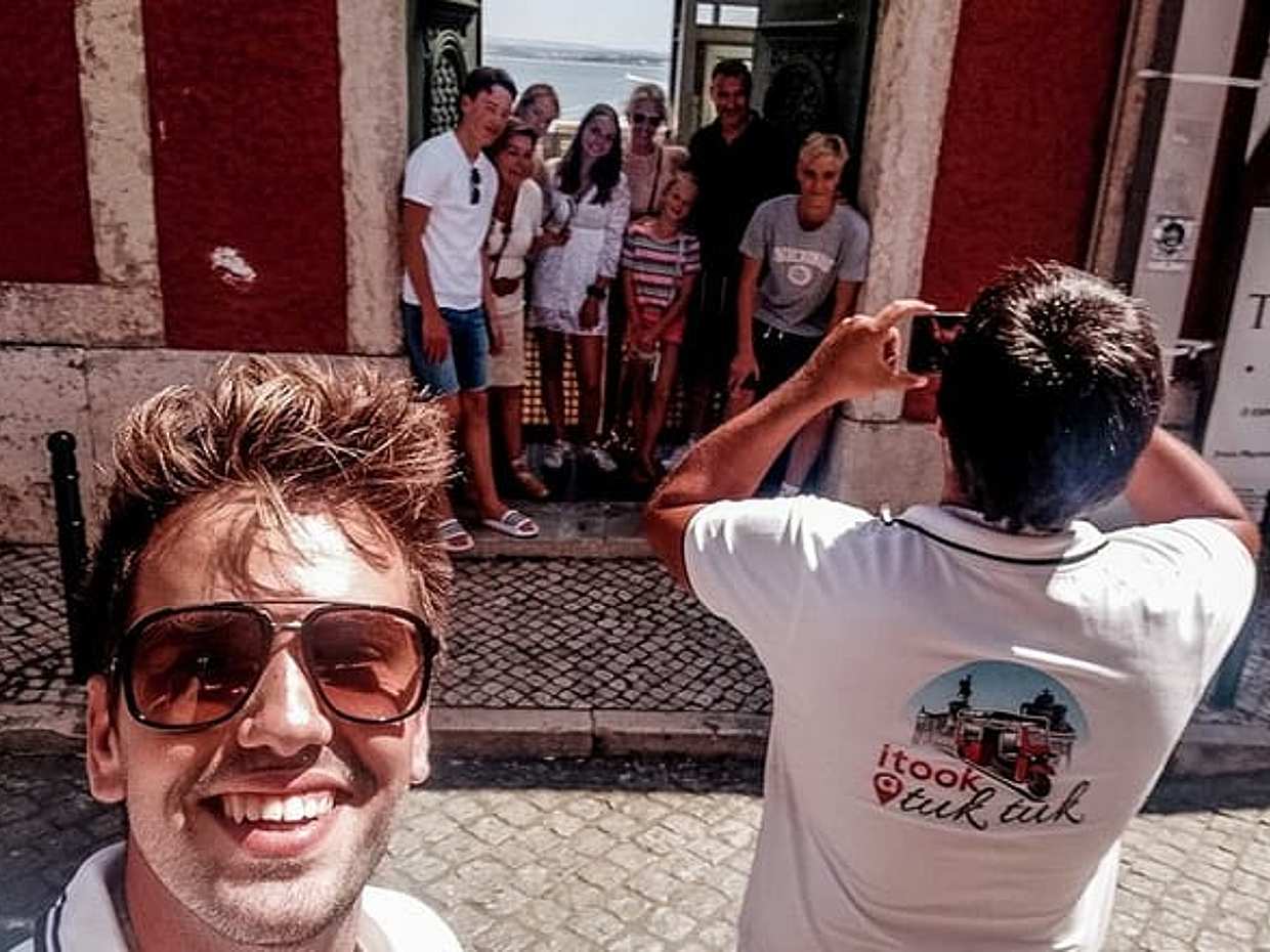 "Véritable visite privée en tuk-tuk de 4 heures Découvrez Lisbonne avec un local ! au Portugal", photo 3