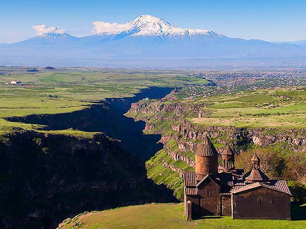 Religious Tour and Sightseeing in Armenia, Yerevan, photo 3