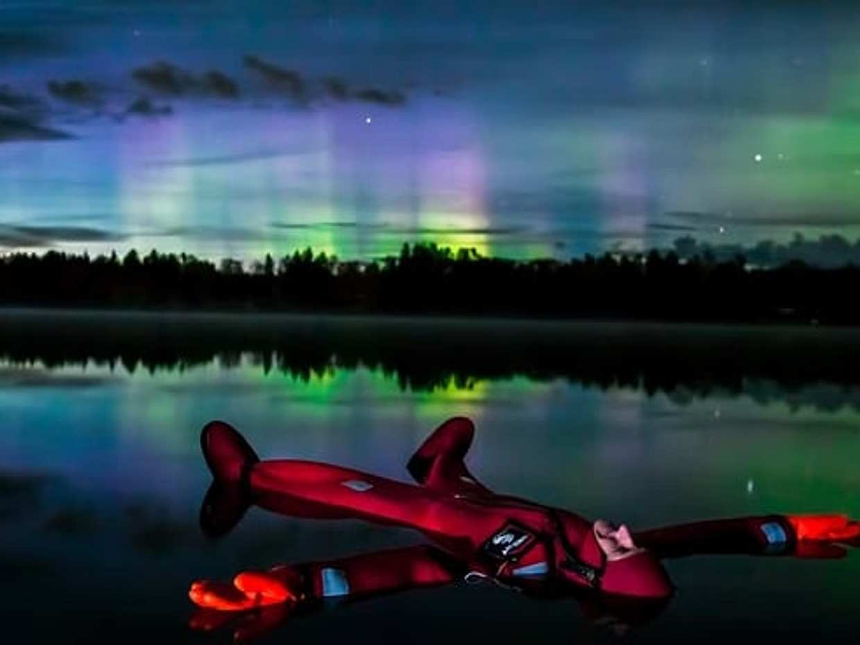 Aurora Ice Floating, Levi — evening float under the Arctic sky, photo 2