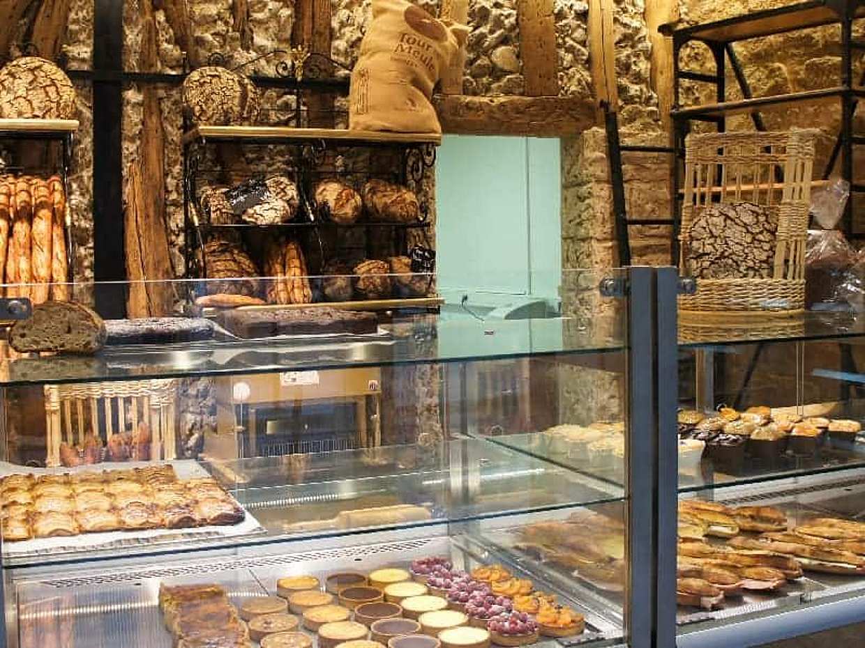 Food Private Walking Tour: The Best Bakeries in Paris in France