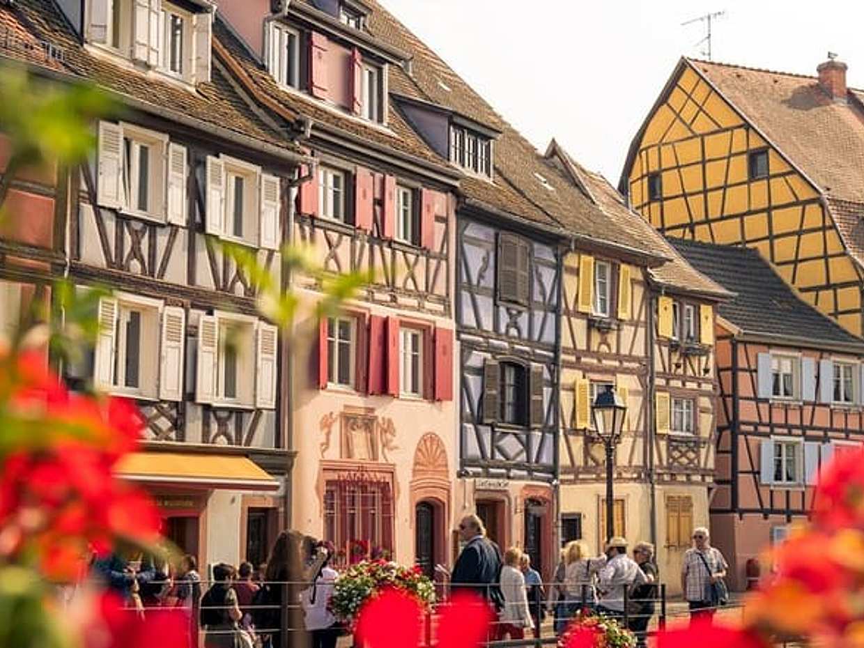 "Colmar - Tour a piedi della città con guida autonoma e caccia al tesoro in Francia"