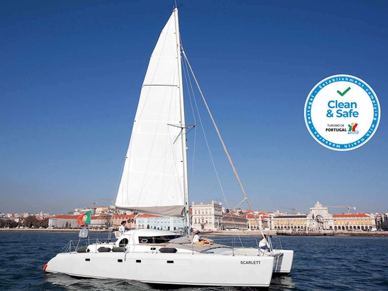 2H Tour on a Private Sailing Catamaran "Scarlett" up to 16 people in Portugal, Lisbon