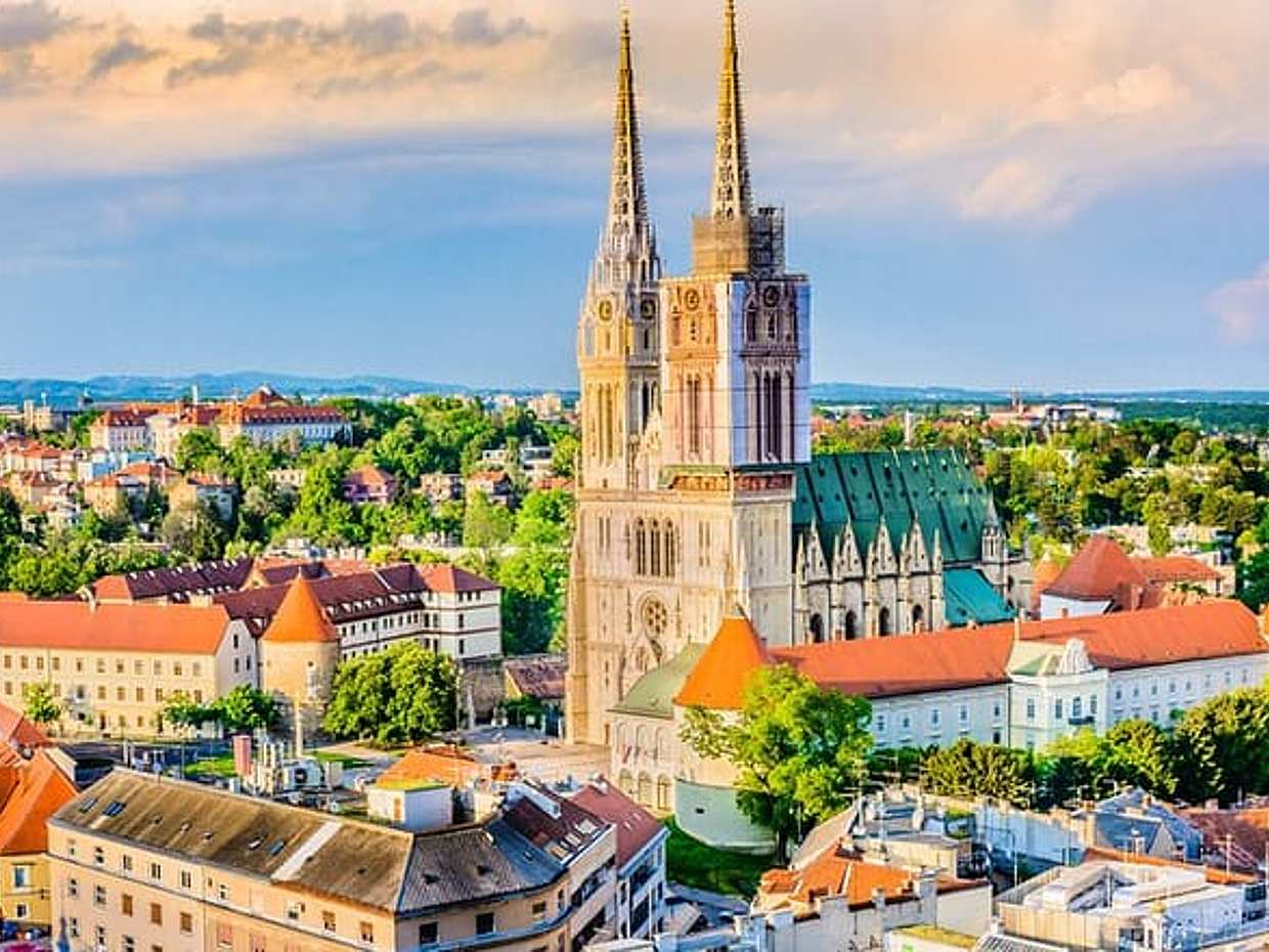 Private transfer from Vienna to Zagreb with 2h of Sightseeing