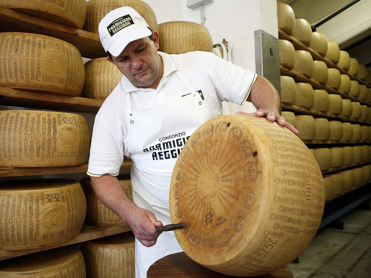 Il gusto dell'Emilia-Romagna: Parmigiano, prosciutto e aceto balsamico di Modena, photo 2