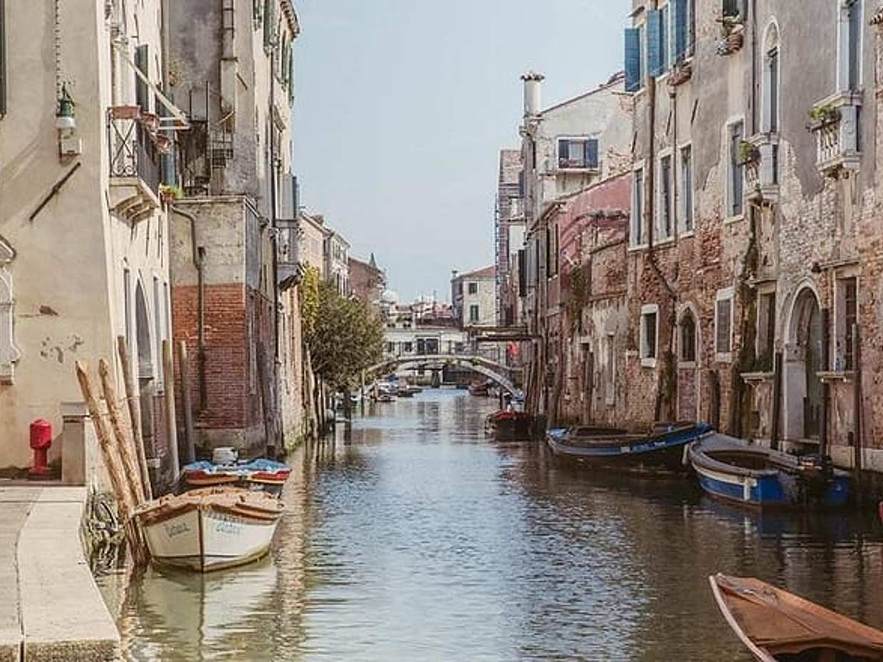 Discover Cannaregio district and the jewish ghetto