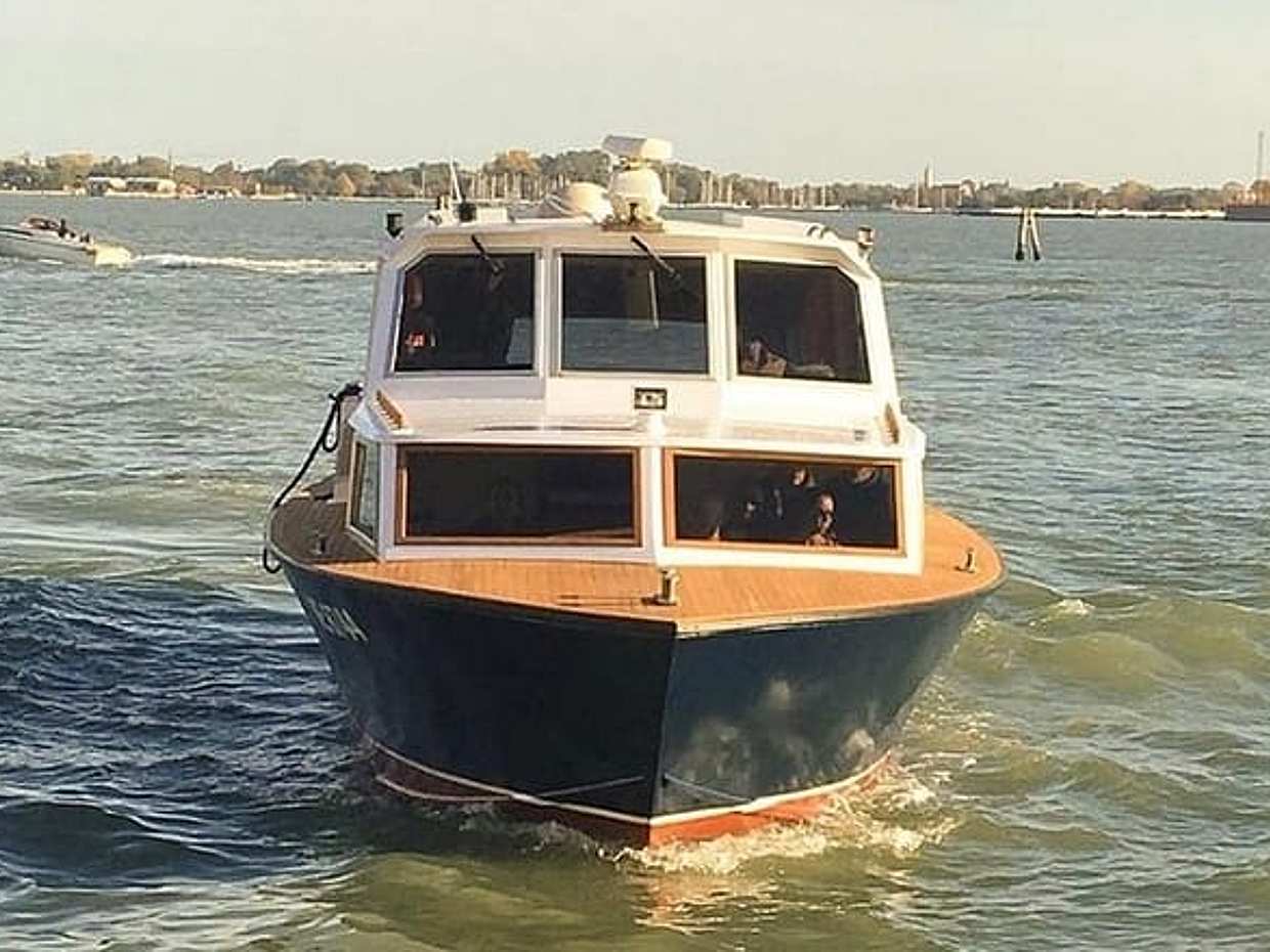 Venice: Private Boat Rental with Driver, photo 3