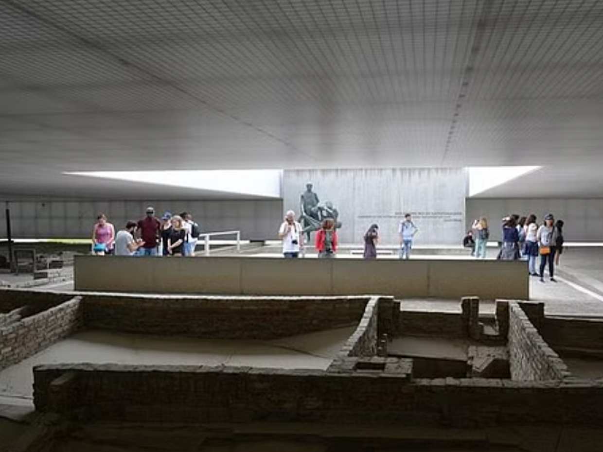 Privé tour naar de herdenkingsplaats van het concentratiekamp Sachsenhausen in Duitsland, Berlijn.
, photo 3