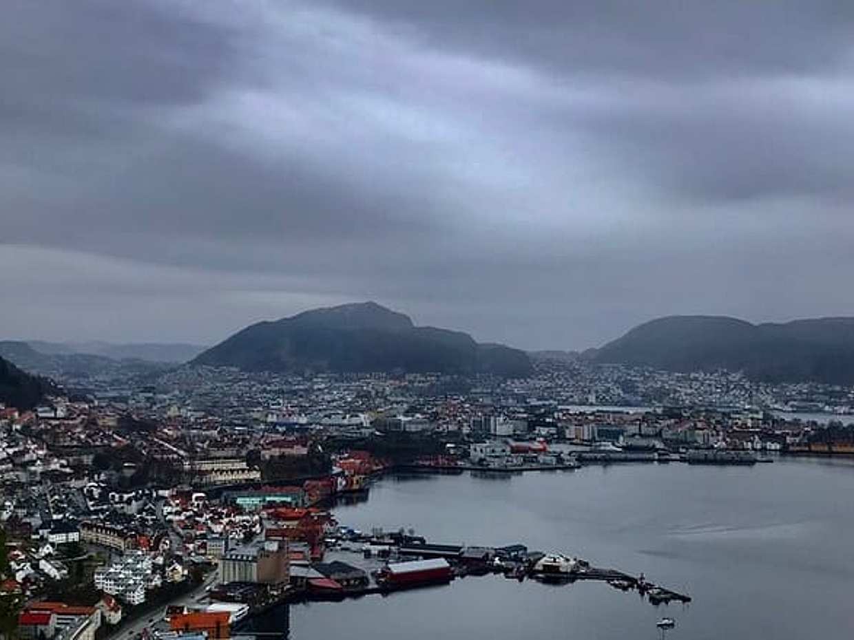 Group City Tour- Walking in Norway, Bergen, photo 4