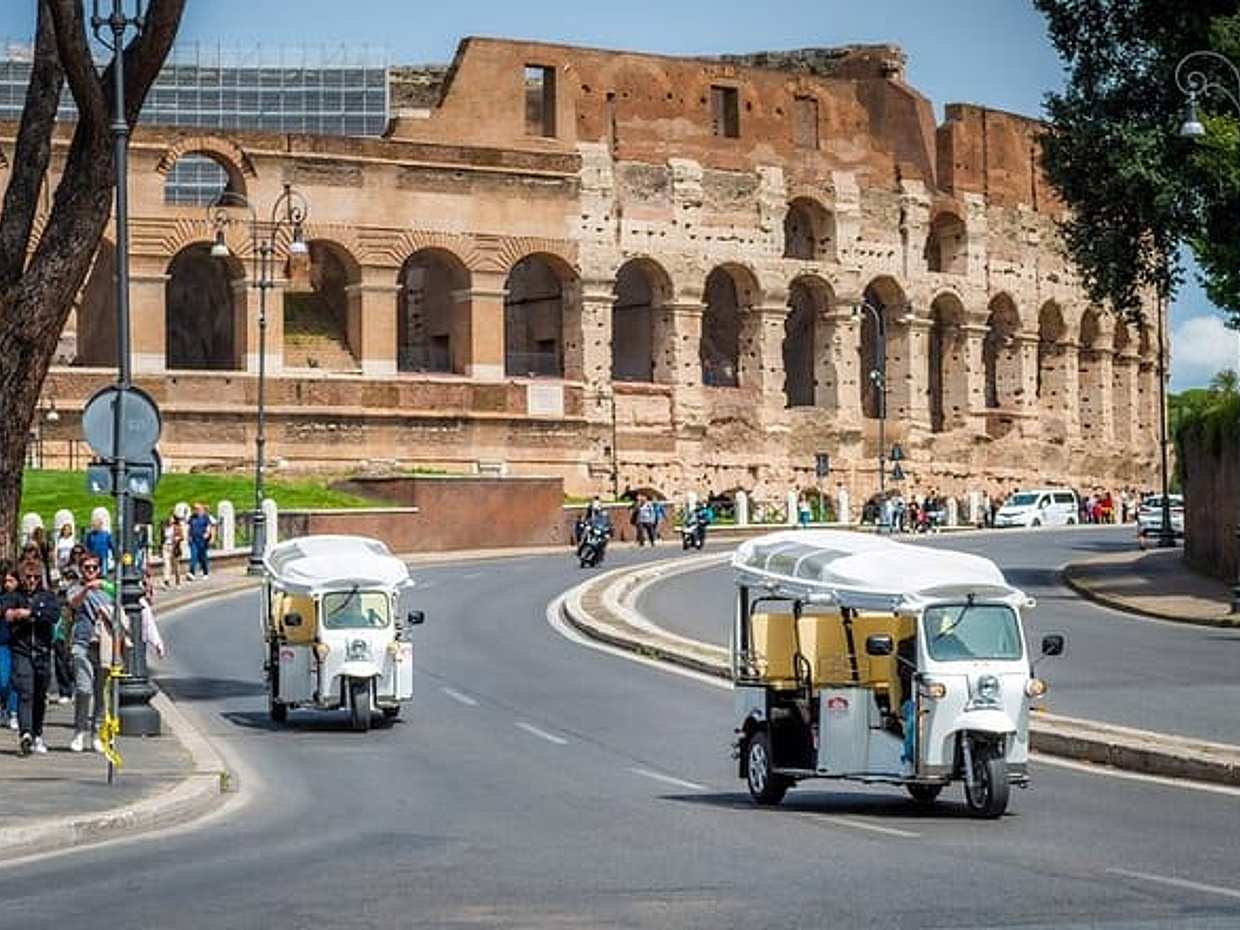 Private: 3 hours ETuk Tour in Rome, photo 2