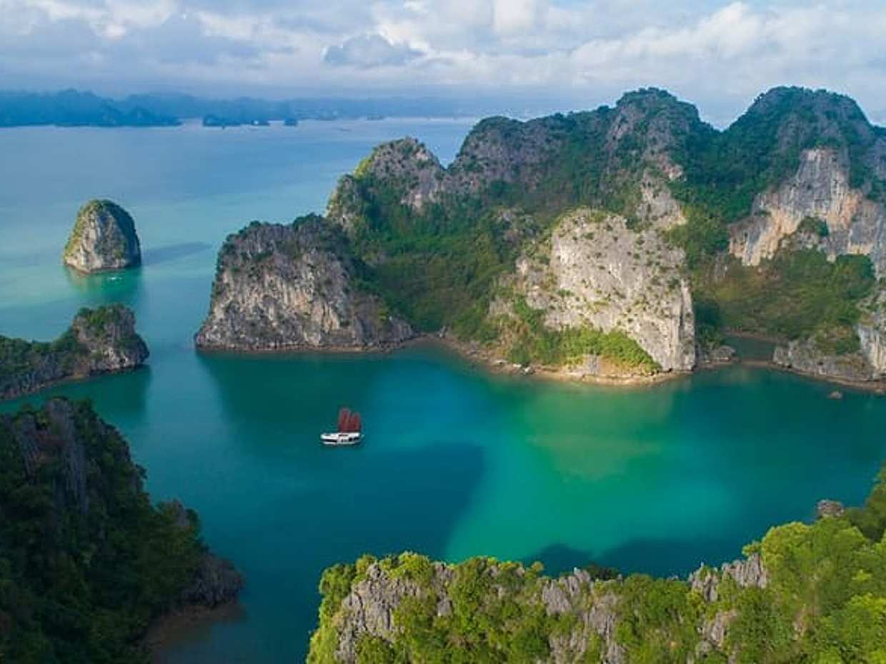 Private 2-Day on Boutique Cruise to Hidden Bai Tu Long Bay, photo 2