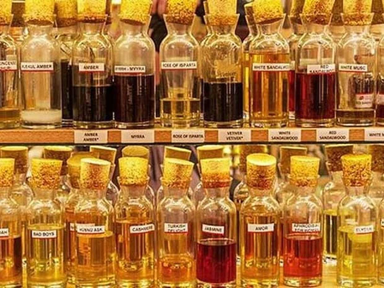 Cairo Shopping tour Private Papyrus Essential oils Bazar Cotton, photo 5