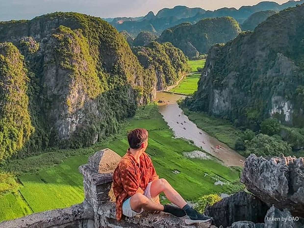 Luxury Private Day Trip Explore Bai Dinh, Trang An & Mua Caves, photo 3