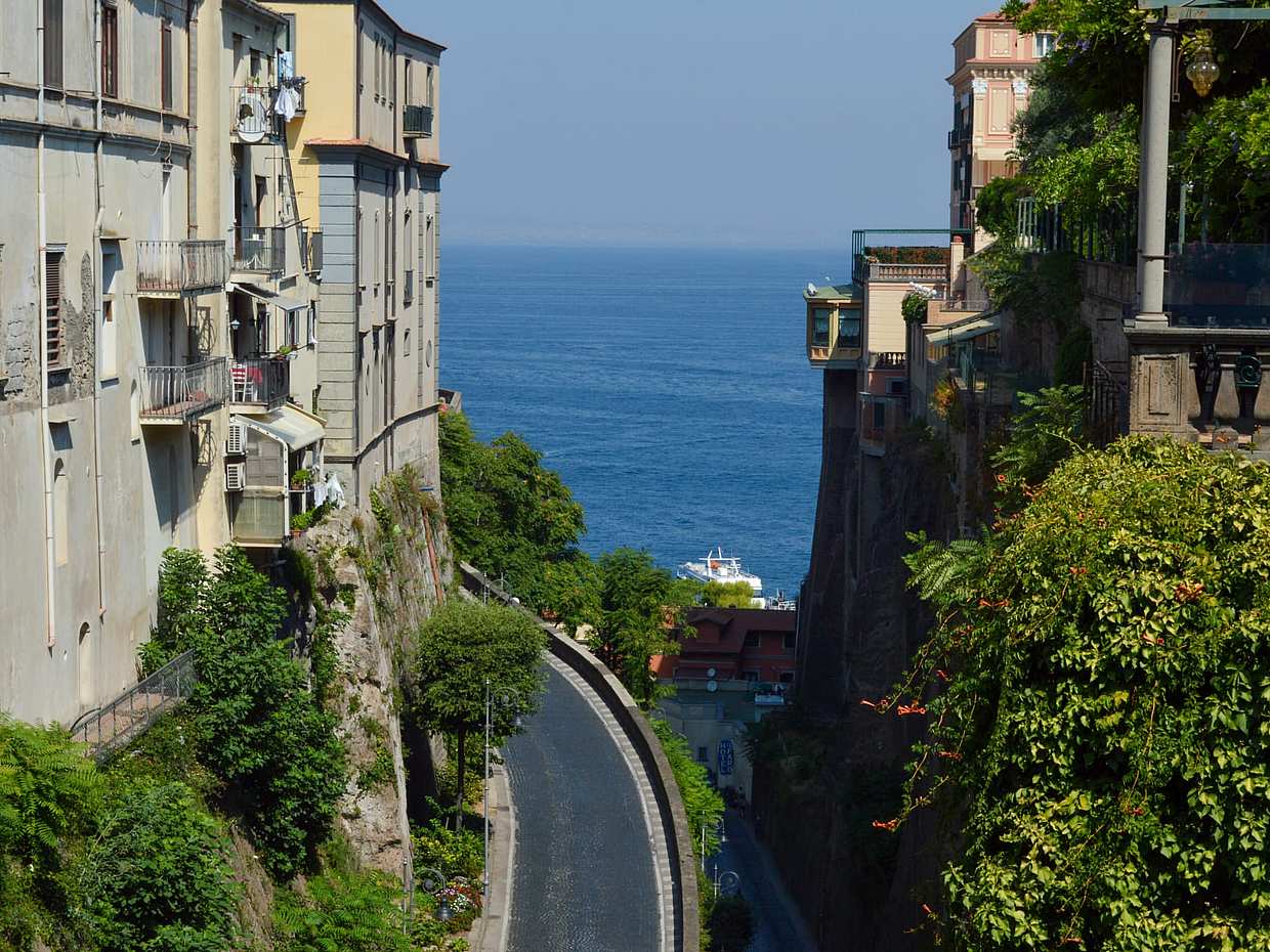 Excursión en grupo a Sorrento, Positano y Amalfi con paseo en barco opcional en Italia, Nápoles.
, photo 4