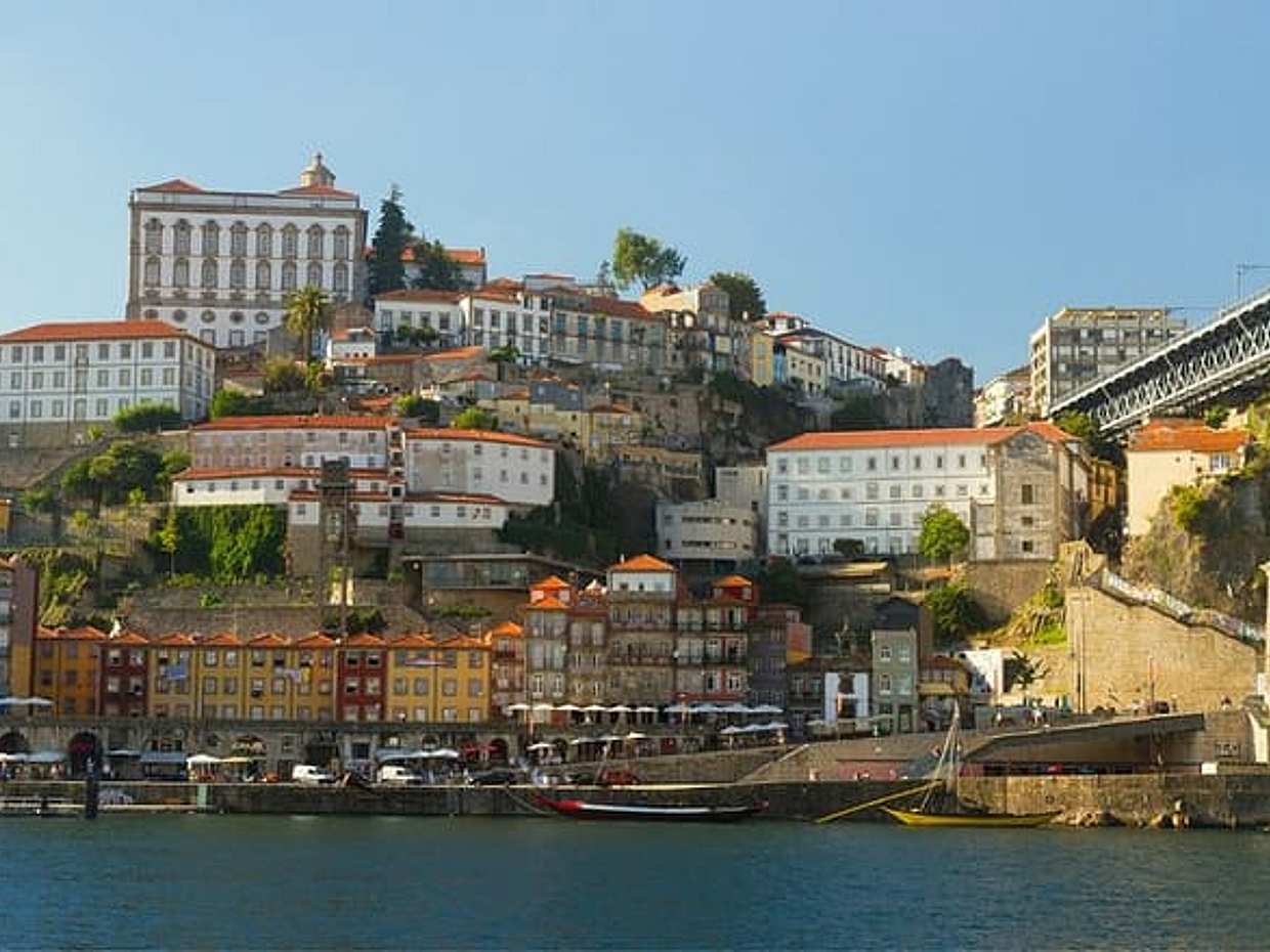 Porto Scavenger Hunt & Highlights Self-Guided Walking Tour
