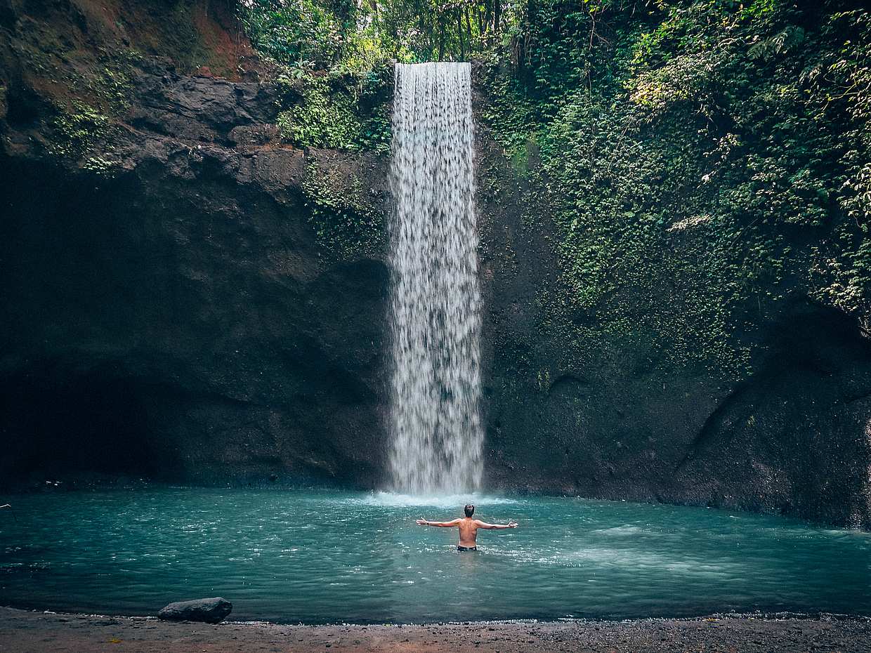 Secret Waterfalls Full-day Tour with a Photographer