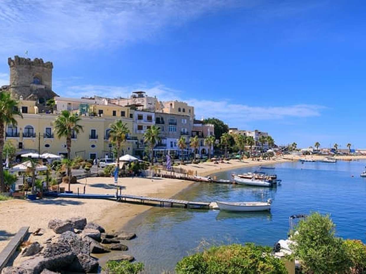 From Naples: Hydrofoil+Transfer+Lunch in the picturesque Forio
