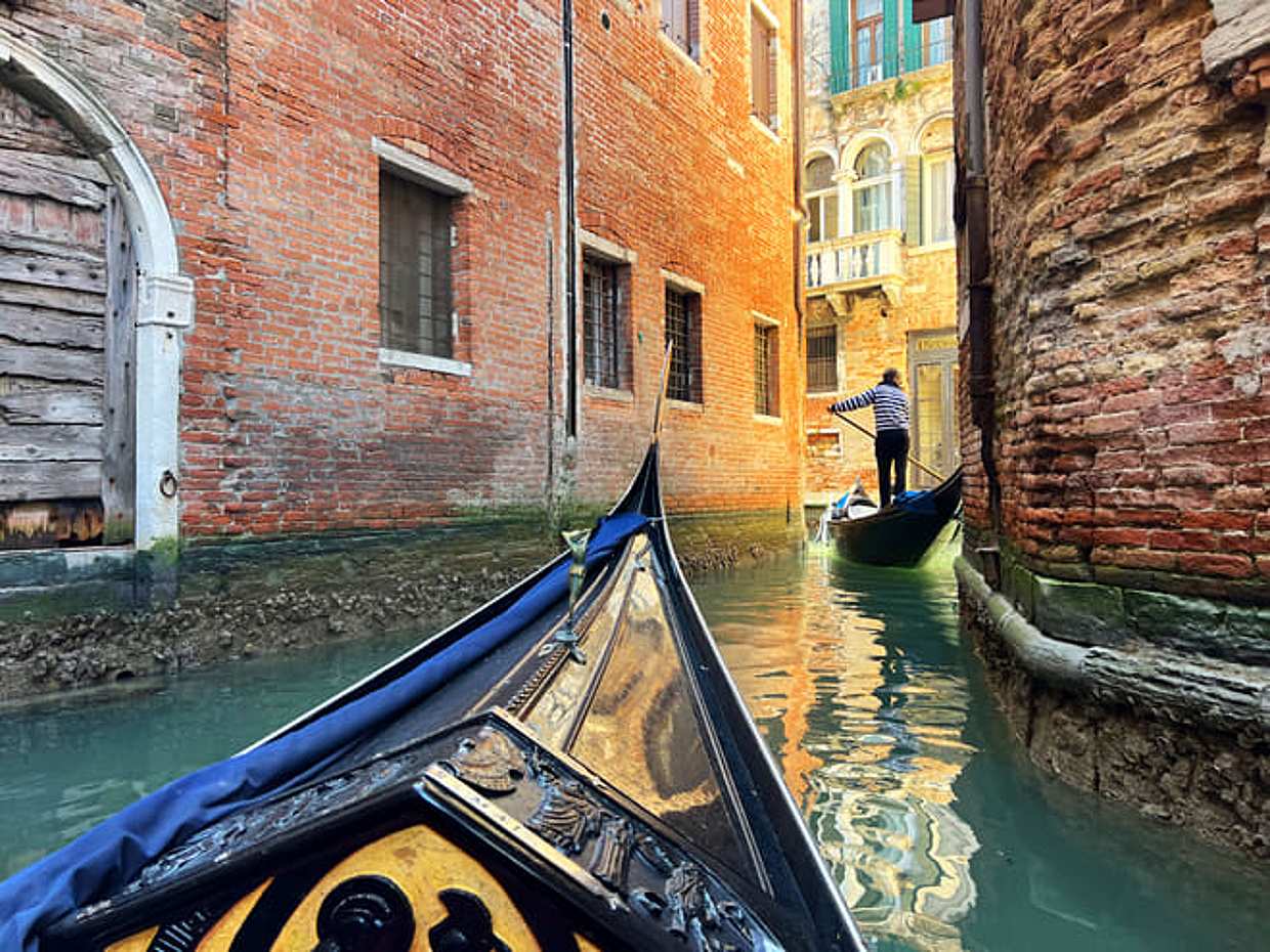 Private Gondola Ride – A Timeless Venitian Journey, photo 3