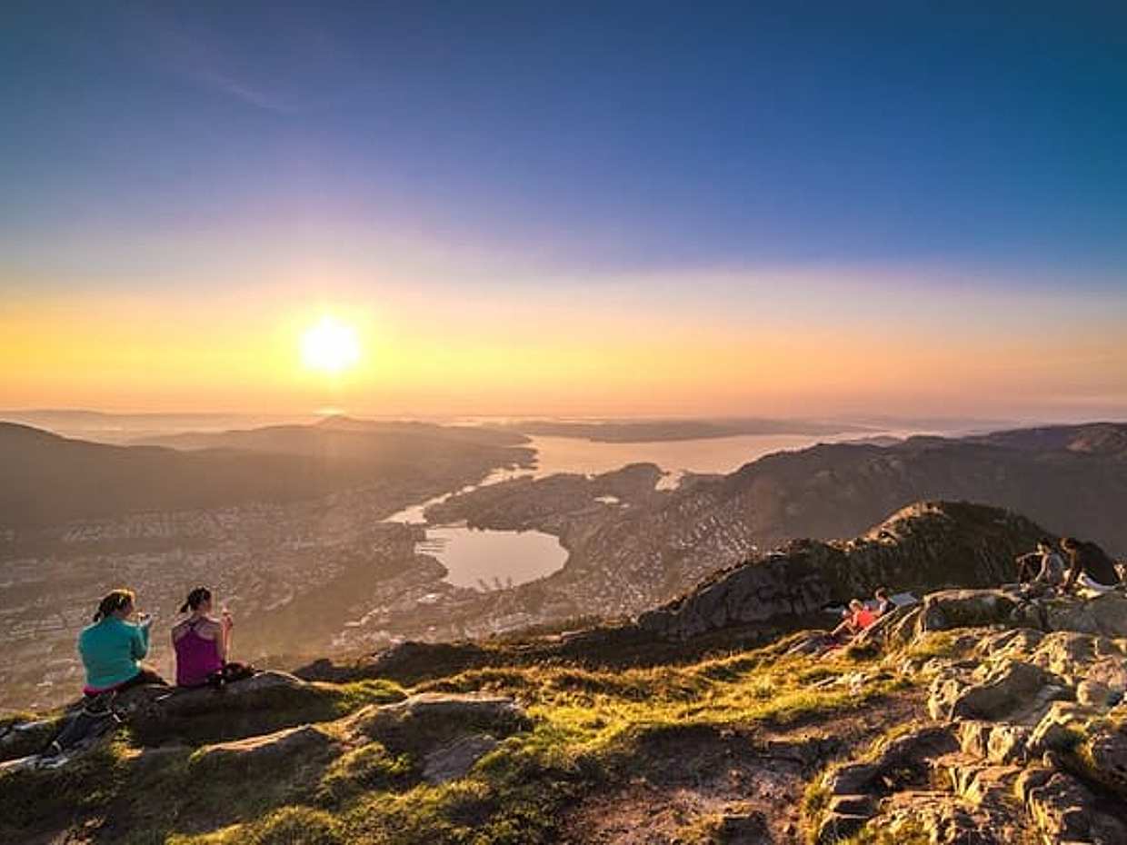"Bergen nocą: wycieczka na Mount Ulriken i kolejką linową Floyen w Norwegii"