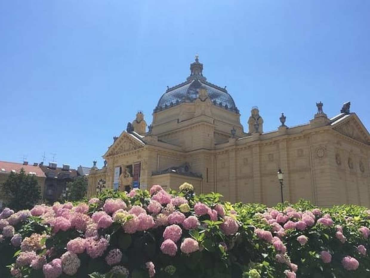 Private Transfer from Venice to Zagreb with 2h of Sightseeing