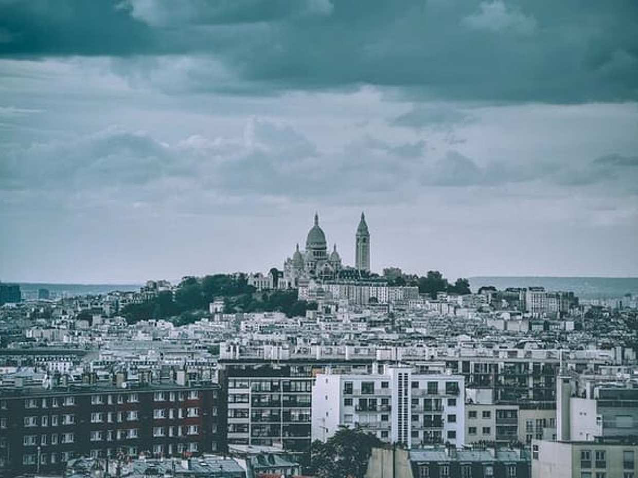 4 hours Paris private Montmartre Walking Tour and Seine River Cruise, photo 3