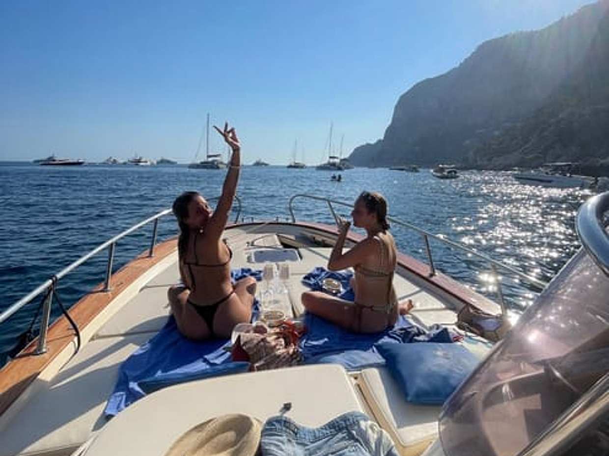 Capri: 2 hour private boat tour, swim, relax & explore hidden gems, photo 5