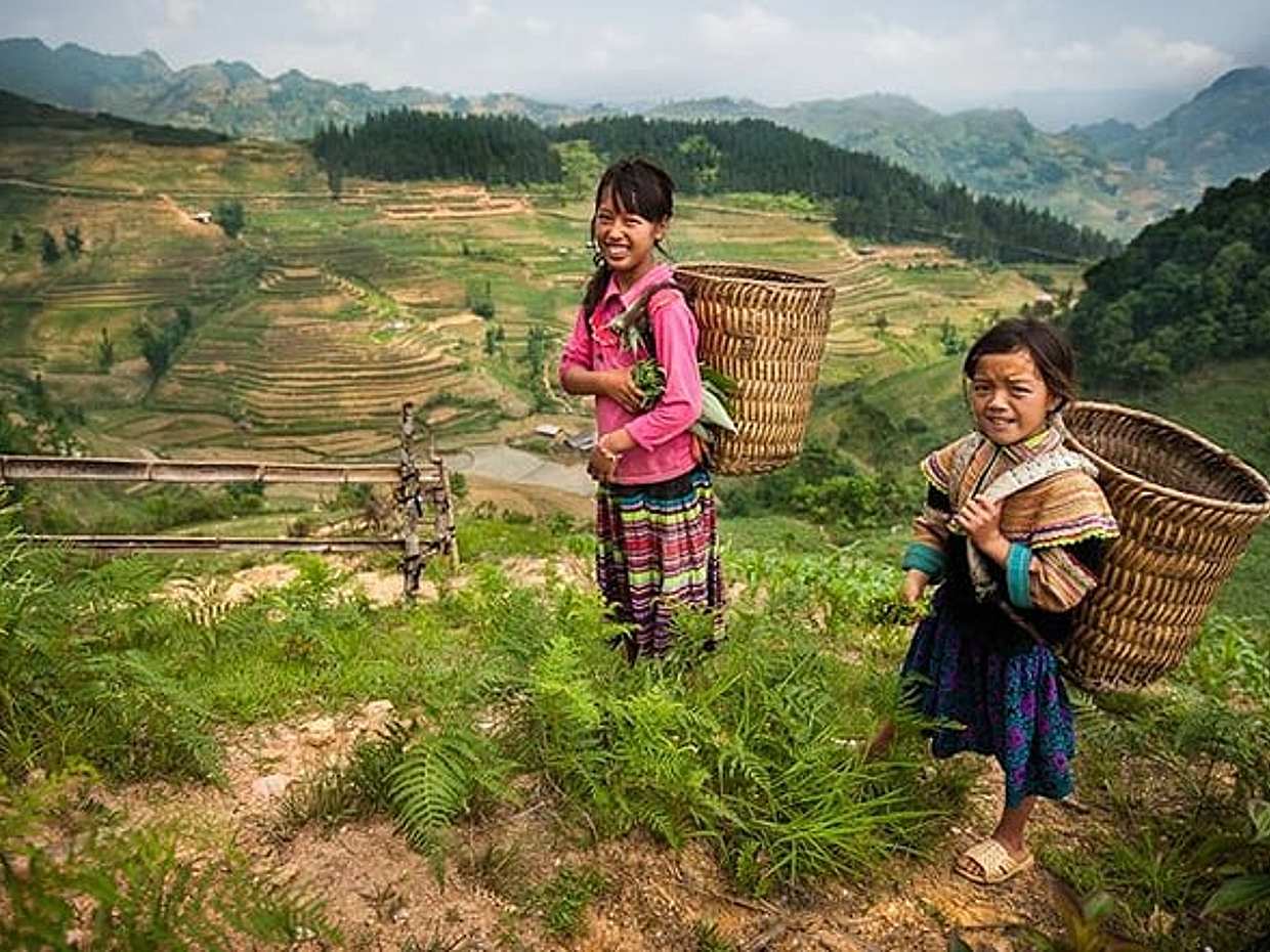 Sapa Trekking Group Tour By Sleeper Bus 2D1N (Overnight in Hotel)