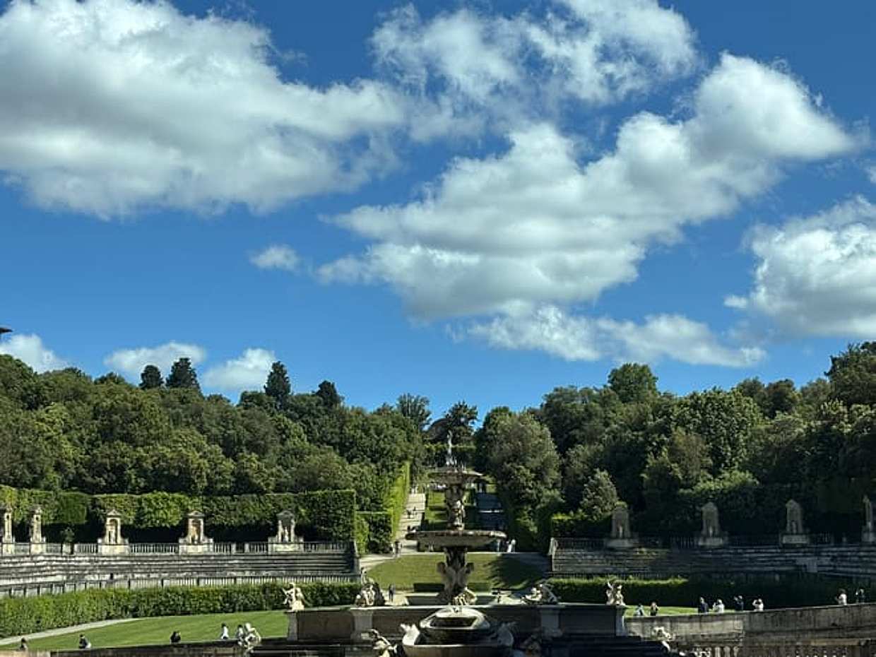 Uffizi & Pitti Palace Guided Tour with Vasari Corridor Views + 5-Day Museum Pass, photo 2
