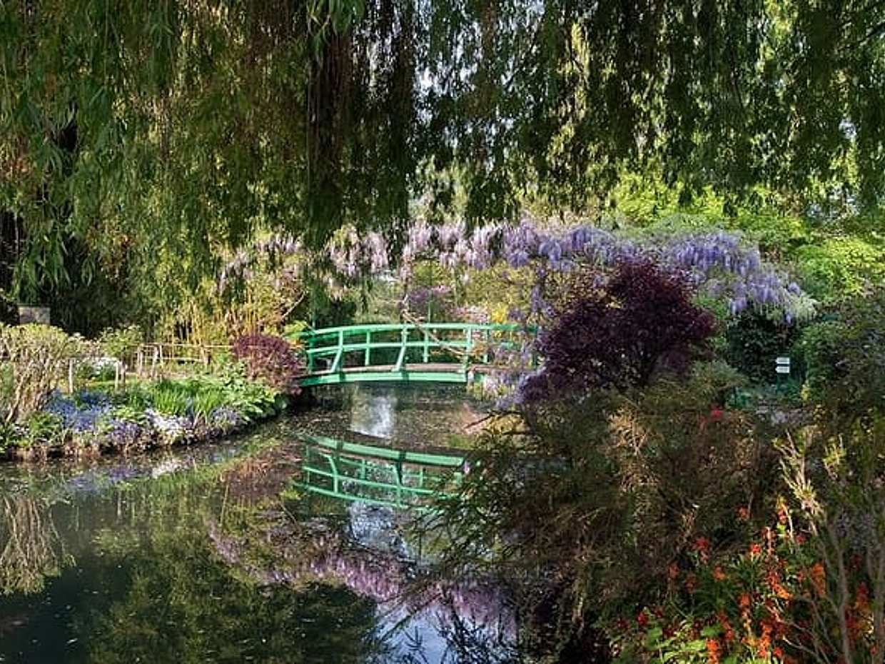 Private trip to Giverny and Seine River Cruise with hotel Pick up