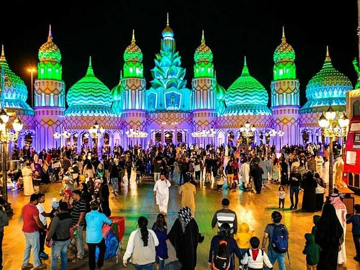 "Входные билеты в Dubai Miracle Garden и Global Village в Объединенных Арабских Эмиратах"