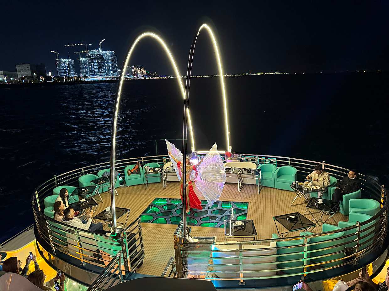 MegaYacht Dinner Cruise Royale Package Alcoholic Drinks in United Arab Emirates, Dubai, photo 4