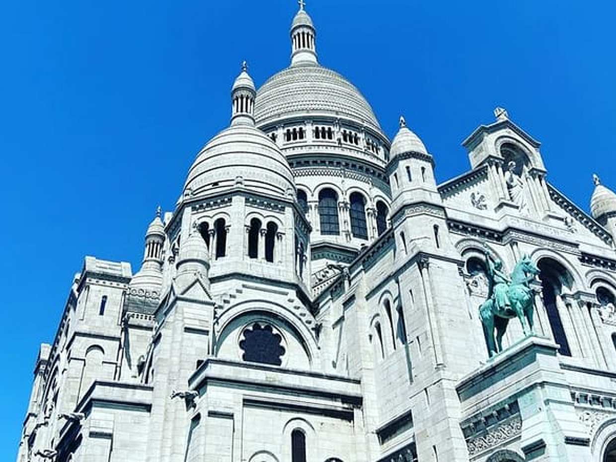 Private Tour Montmartre and Seine River Lunch Cruise with Pick Up