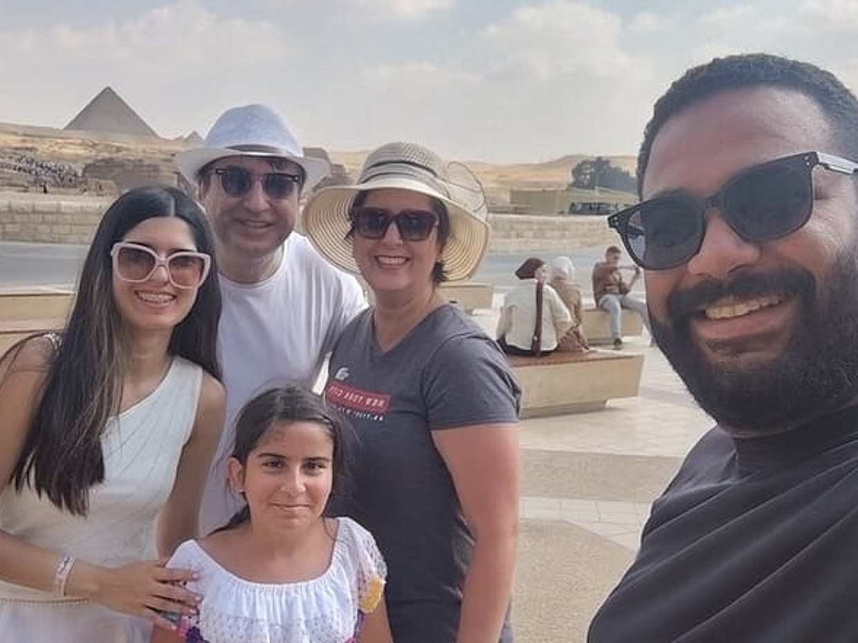 Hurghada Day Trip to Pyramids of Giza and Egyptian Museum VIP
