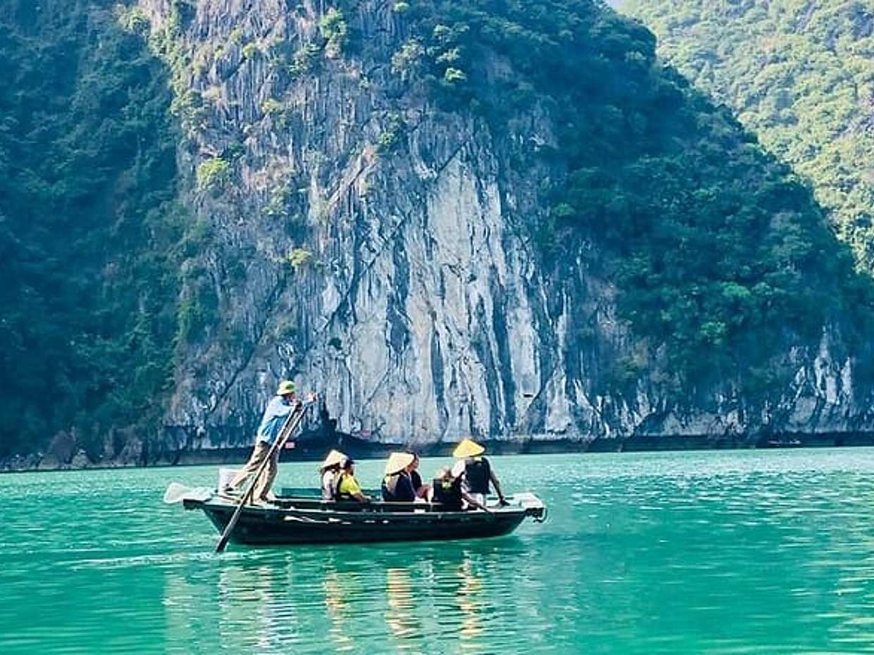 Hera Luxury Day Cruise Explore the Best of Halong and Lan Ha Bay, photo 2