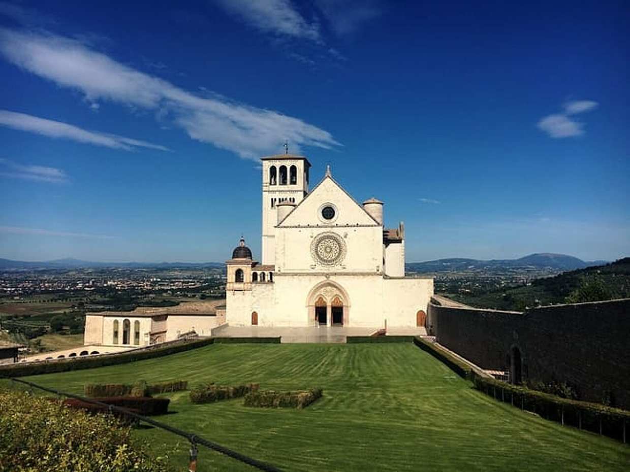 From Florence: Private Minivan Excursion To Assisi And Cortona