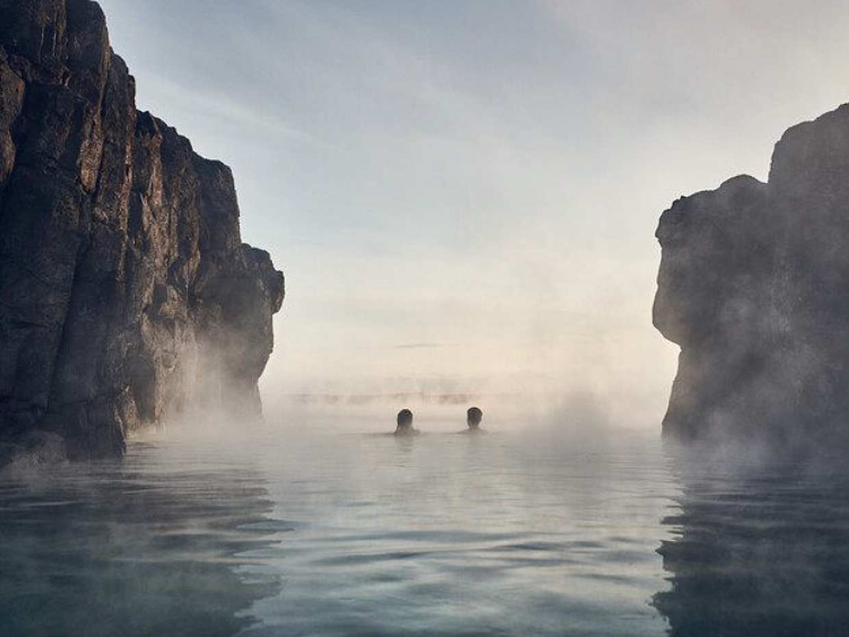 "Pase Sky Lagoon con traslado de regreso en Islandia"