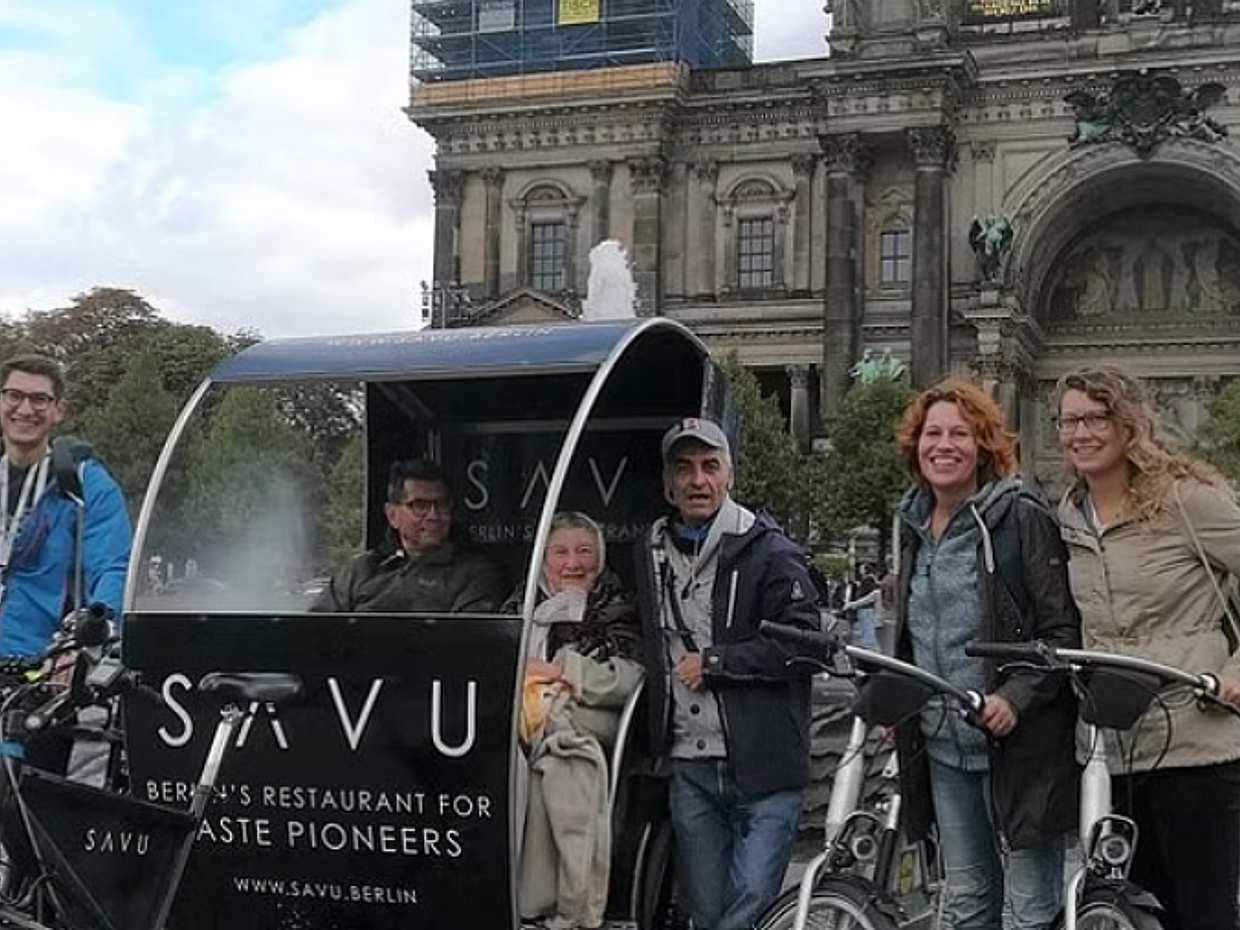 Tour Privativo Destaques Históricos de Bicicleta e E-Rickshaw na Alemanha, Berlim.
